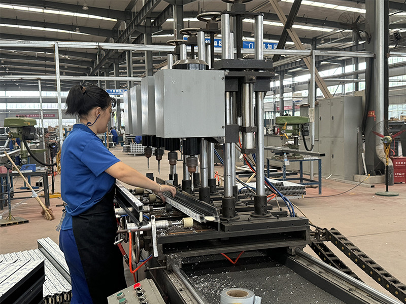 Shiny-Control Technology Develop (Beijing) Co., Ltd. প্রস্তুতকারকের উৎপাদন লাইন